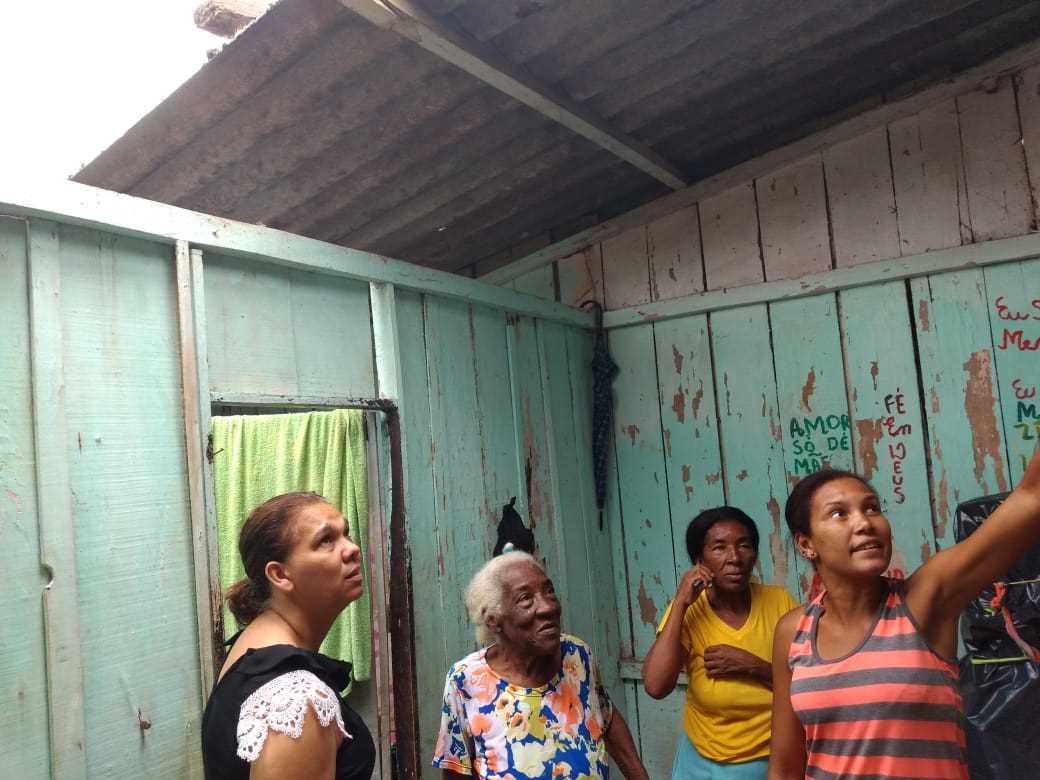 Prefeito se reúne com Secretarias e Defesa Civil para avaliar danos causados pela ventania e chuvas